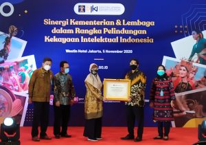 LPPOM MUI Terima Penghargaan dari Kemenkumham RI