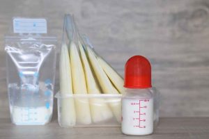 Hukum Menyusui Bayi dengan Bank ASI dan Kemahramannya