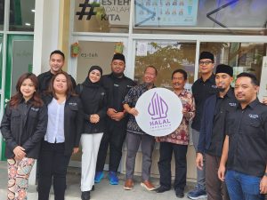 Kantongi Sertifikat Halal, Kini Minum Esteh Tak Perlu Ragu